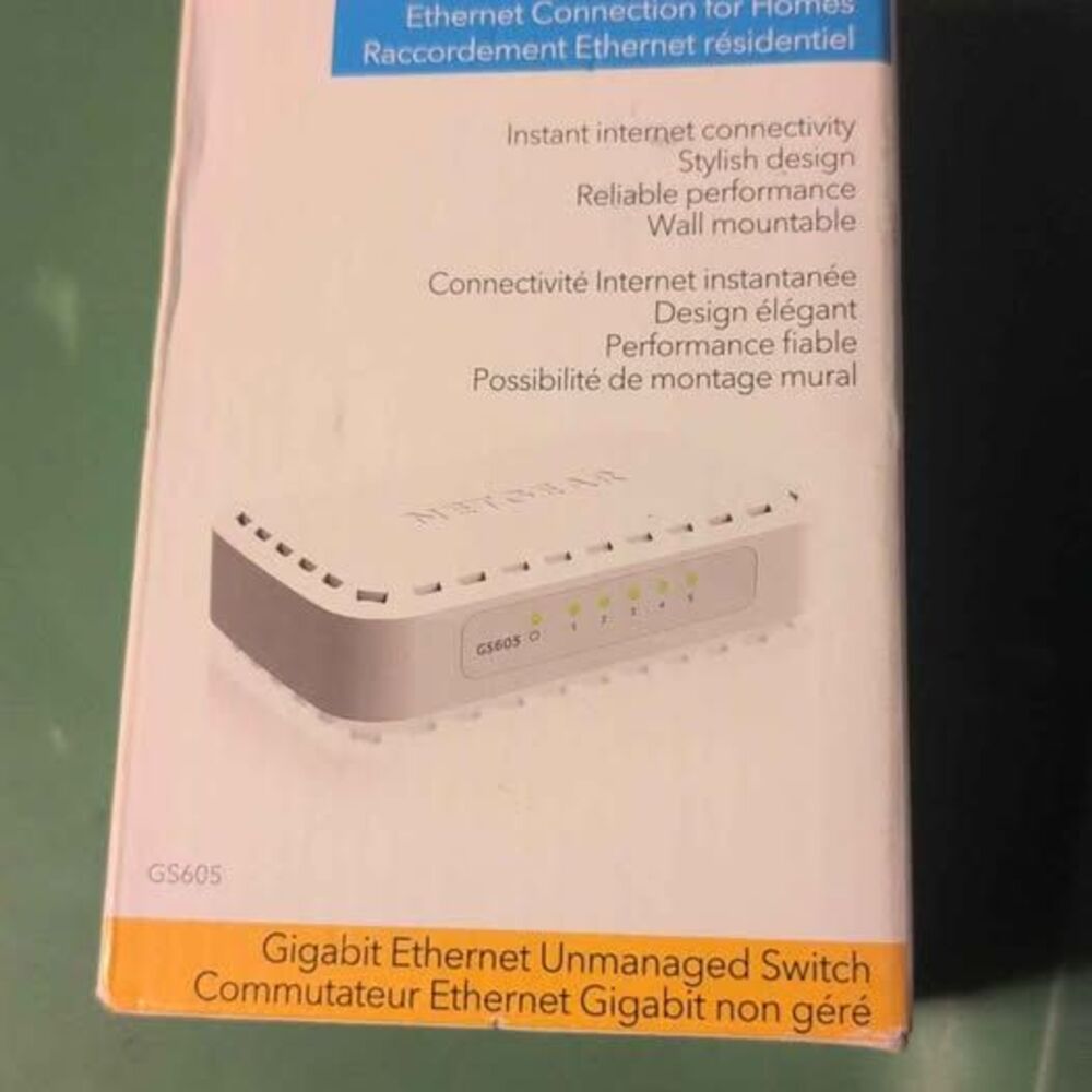 Netgear GS605 5-Port Gigabit Ethernet Unmanaged Switch